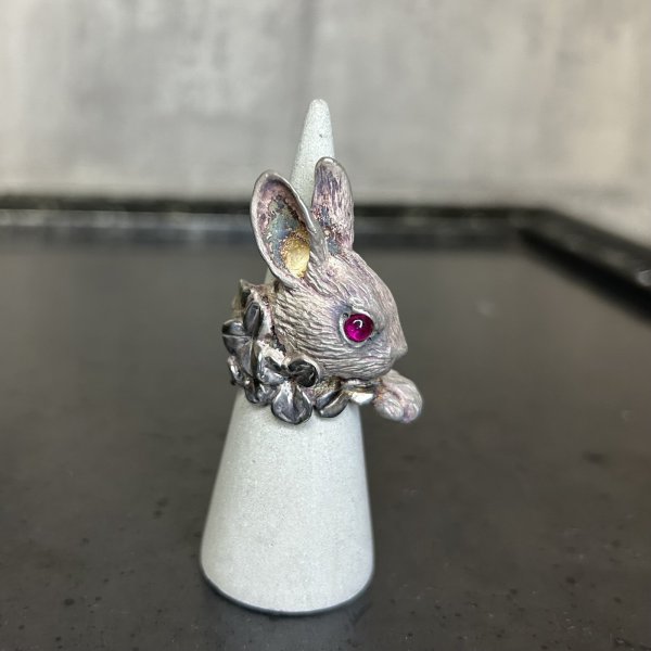 画像3: DECOvienya 大きなウサギとクローバーリング ホワイト (3)