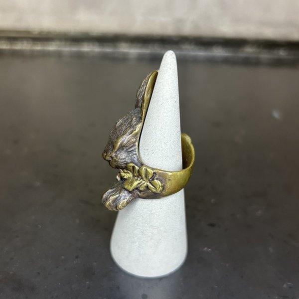 画像4: DECOvienya　大きなウサギとクローバーリング　ゴールド (4)