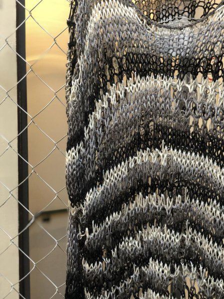 画像2: はやとちり/ラッキー大吉  グラデーションニット　黒 (2)