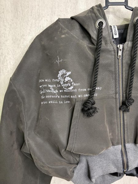 画像4: emary Faux Leather Graphic Short Zip Hoodie (4)